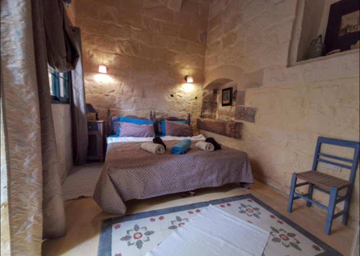 Peaceful Farmhouse Stay With Cozy Yard Għarb Kültér fotó