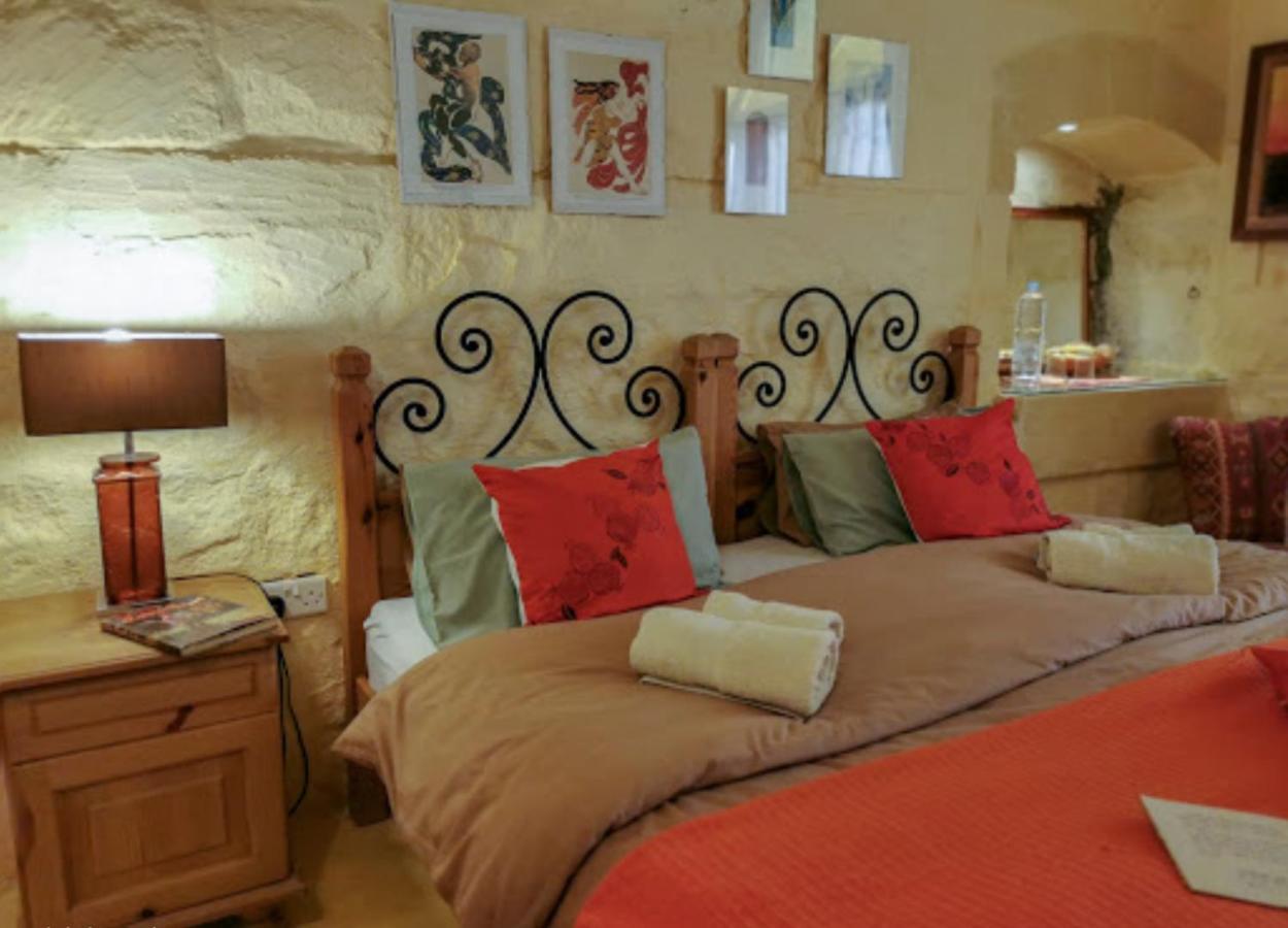 Peaceful Farmhouse Stay With Cozy Yard Għarb Kültér fotó