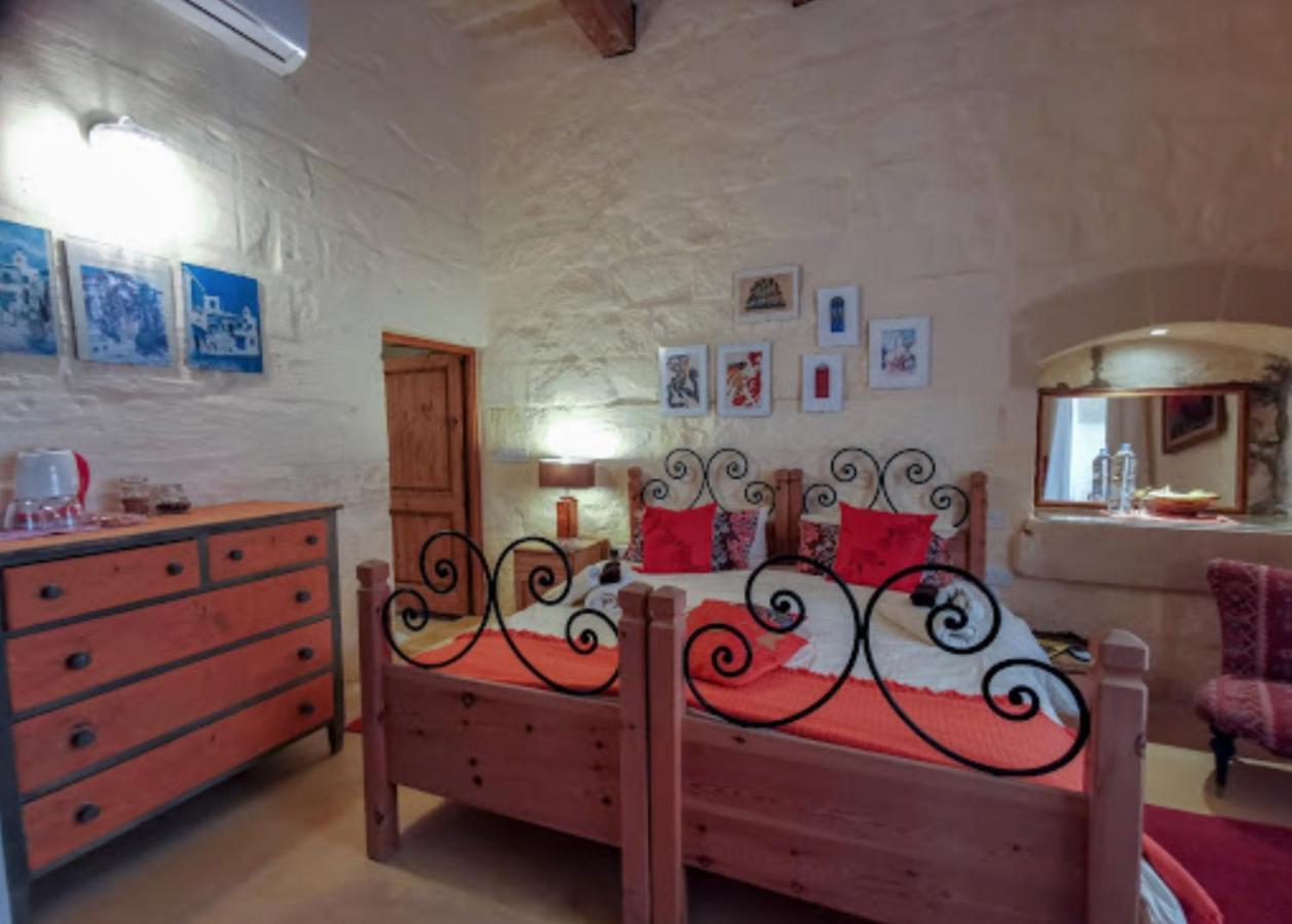 Peaceful Farmhouse Stay With Cozy Yard Għarb Kültér fotó