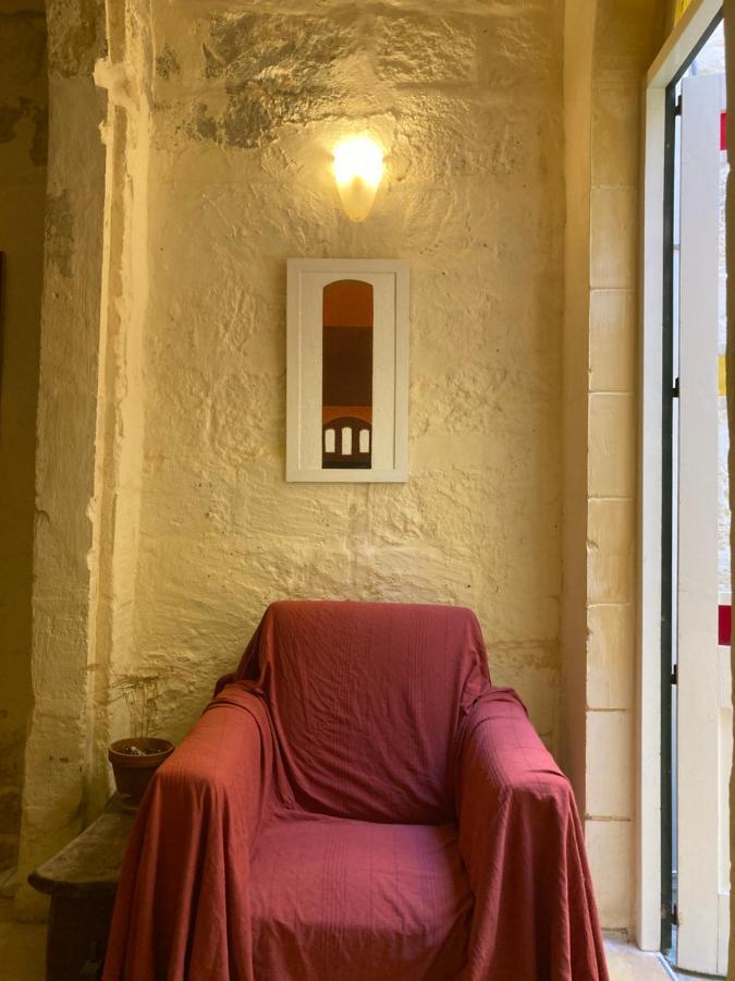 Peaceful Farmhouse Stay With Cozy Yard Għarb Kültér fotó