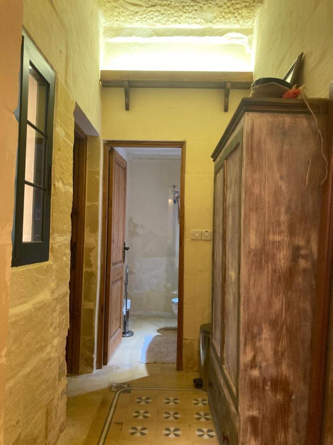 Peaceful Farmhouse Stay With Cozy Yard Għarb Kültér fotó